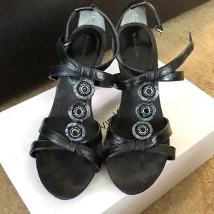 Used Bandolino high heel black